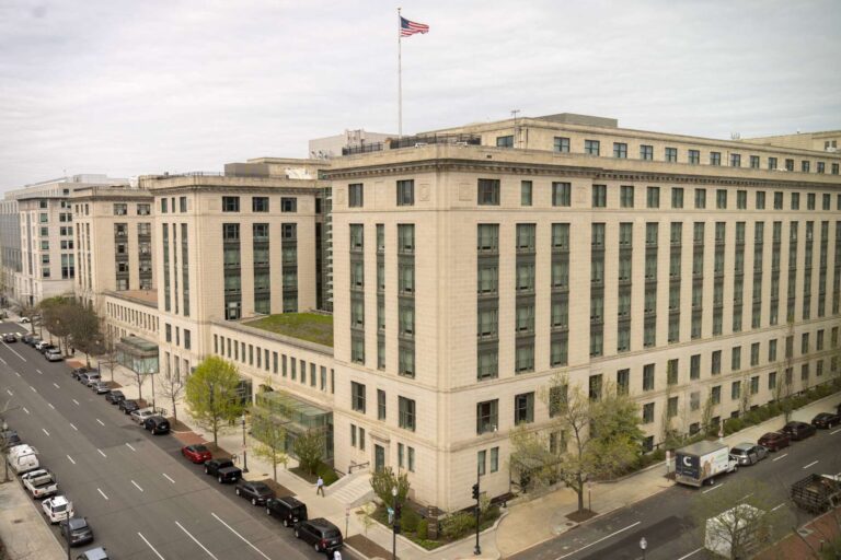 Streamlining Operations With GSA Mobile Offices for Federal Agencies Streamlining Operations With GSA Mobile Offices for Federal Agencies